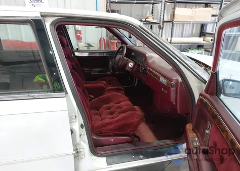 1990 Chrysler New Yorker C-Body Landau z USA, uszkodzony, nr VIN 1C3XC66R4LD914011